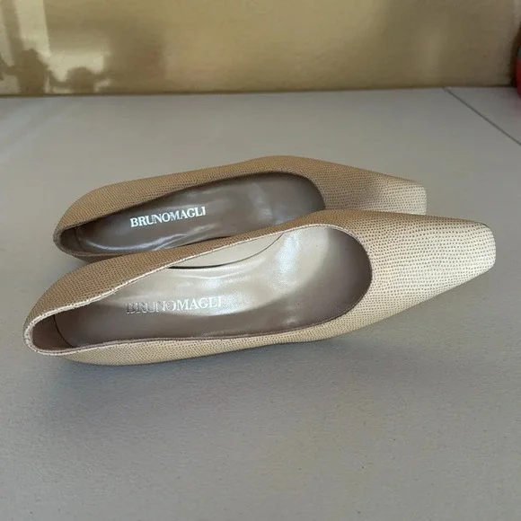 Bruno Magli Pumps Shoes Leather Heels Texture Beige Designer Women’s Sz 6 B - Picture 5 of 8